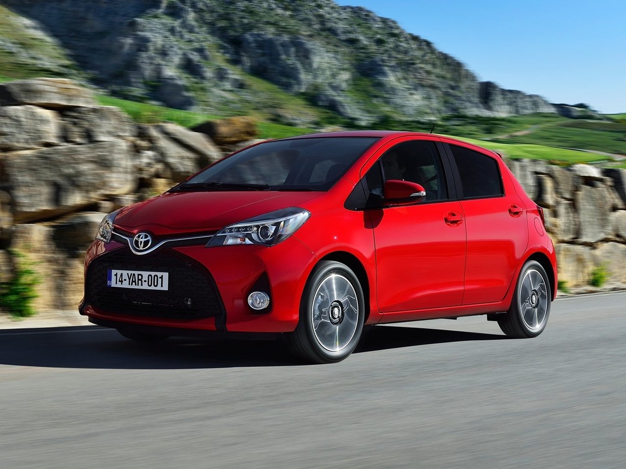 Модель TOYOTA_YARIS