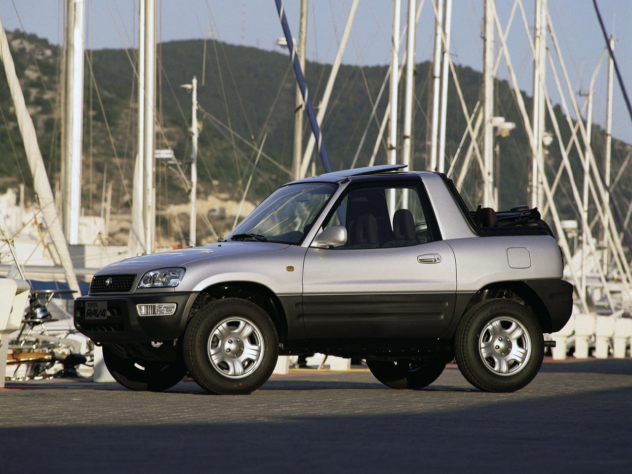 Модель TOYOTA_RAV_4