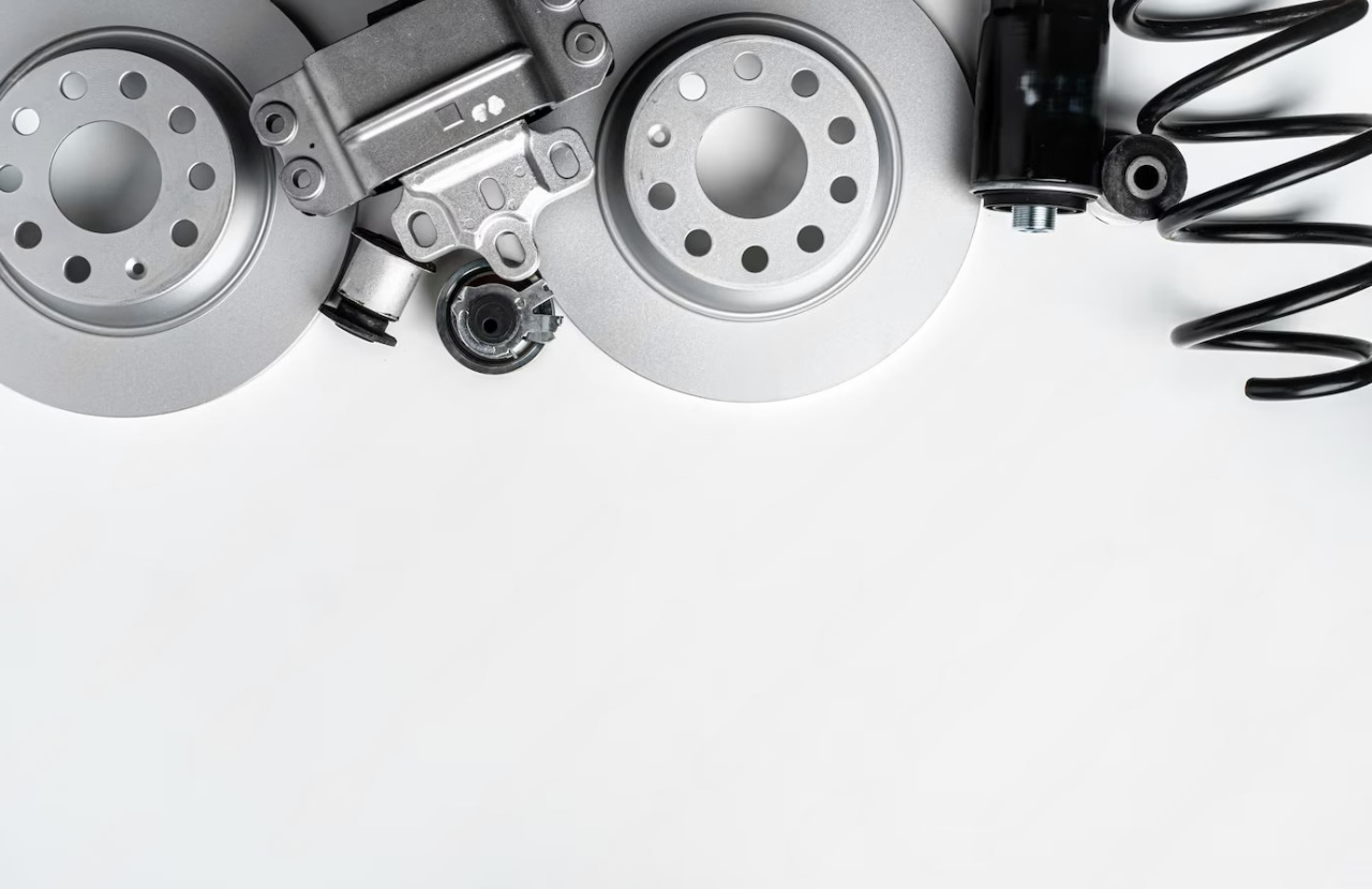 Слайд 1: Интернет-магазин кузовных деталей и автозапчастей